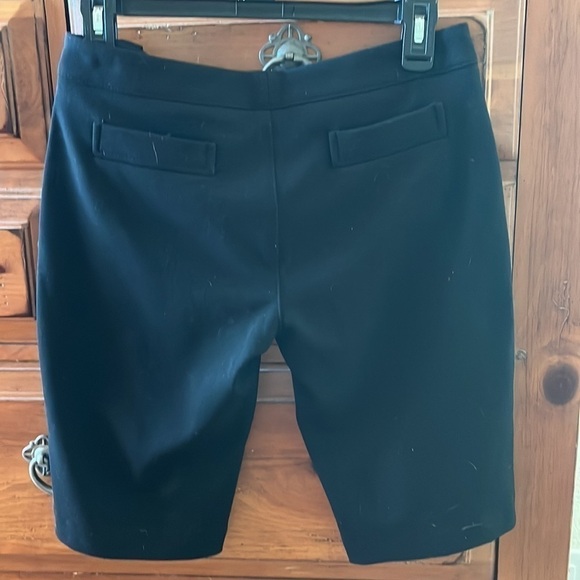 Guess by Marciano Women’s Black Shorts Size 2 NWT - Picture 2 of 10